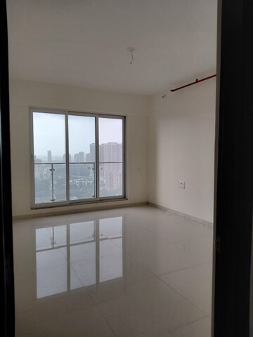 Room in 4 BHK Apartment at Dosti Imperia Elecia CHSL, Ghodbunder Road – for Rent