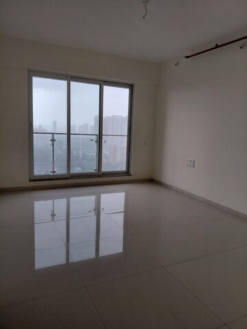 Room in 4 BHK Apartment at Dosti Imperia Elecia CHSL, Ghodbunder Road – for Rent