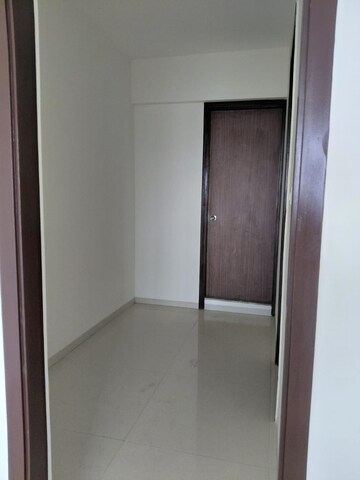 Room in 4 BHK Apartment at Dosti Imperia Elecia CHSL, Ghodbunder Road – for Rent