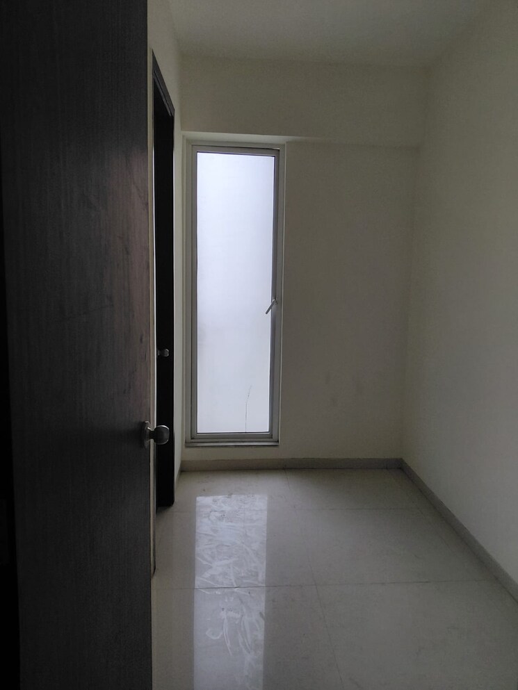 Room, dosti-imperia-elecia-chsl 4 Bedroom 750 Sq.Ft. Apartment In Ghodbunder Road Thane 8992119