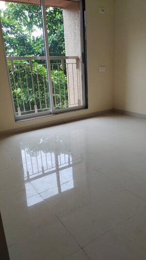 Room in 1 BHK Apartment at Vihang Valley Phase 3, Kasarvadavali – for Sale