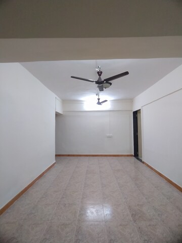 Room in 2 BHK Apartment at Park View Andheri, Andheri West – for Rent