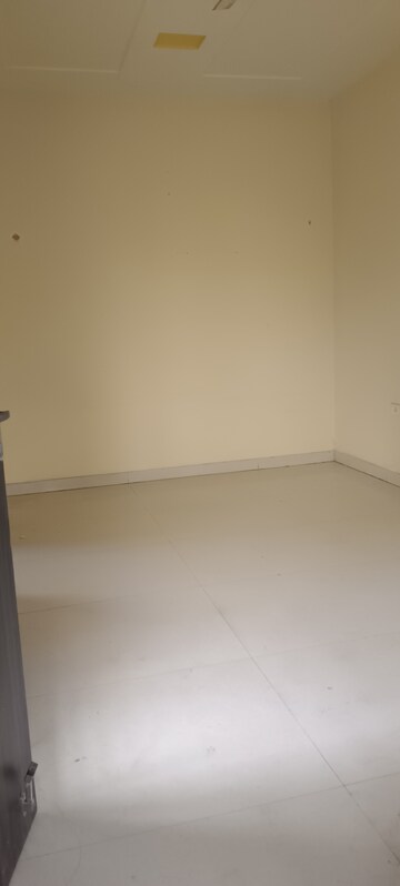 Room in 2 BHK Independent House at Sector 16 – for Rent