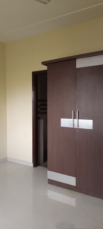 Room in 2 BHK Independent House at Sector 16 – for Rent