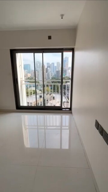 Room in 3 BHK Apartment at Runwal Nirvana, Parel – for Rent
