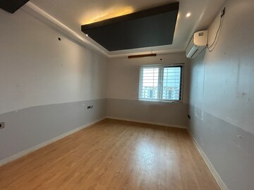 Room in 3 BHK Apartment at Jayabheri The Nirvana, Gopanpally – for Rent