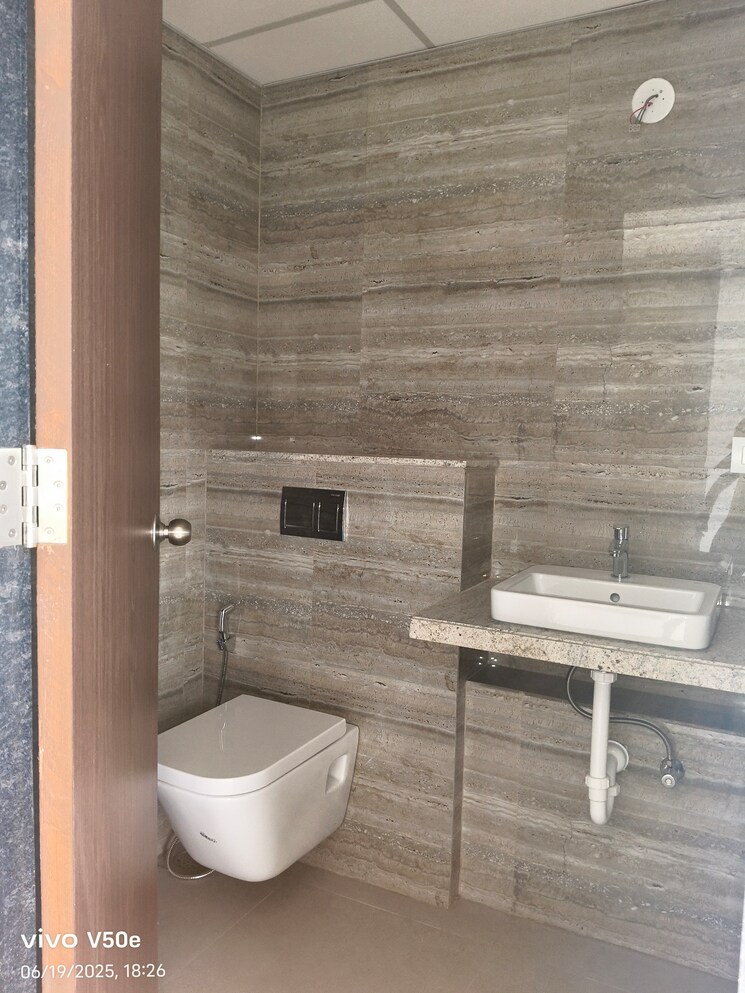 Bathroom, runwal-nirvana 3 Bedroom 1350 Sq.Ft. Apartment In Parel Mumbai 8992218