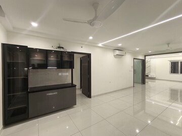 Room in 3 BHK Apartment at Jayabheri The Nirvana, Gopanpally – for Rent