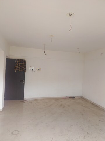 Room in 2 BHK Apartment at Dreams Kaveri Heights, Kalwa – for Rent
