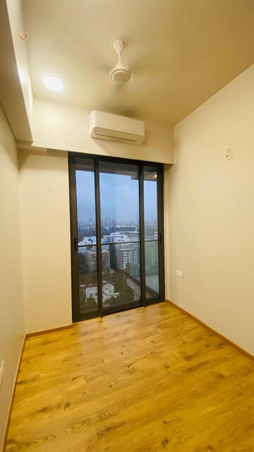 Room in 3 BHK Apartment at Rustomjee Seasons, Bandra East – for Rent