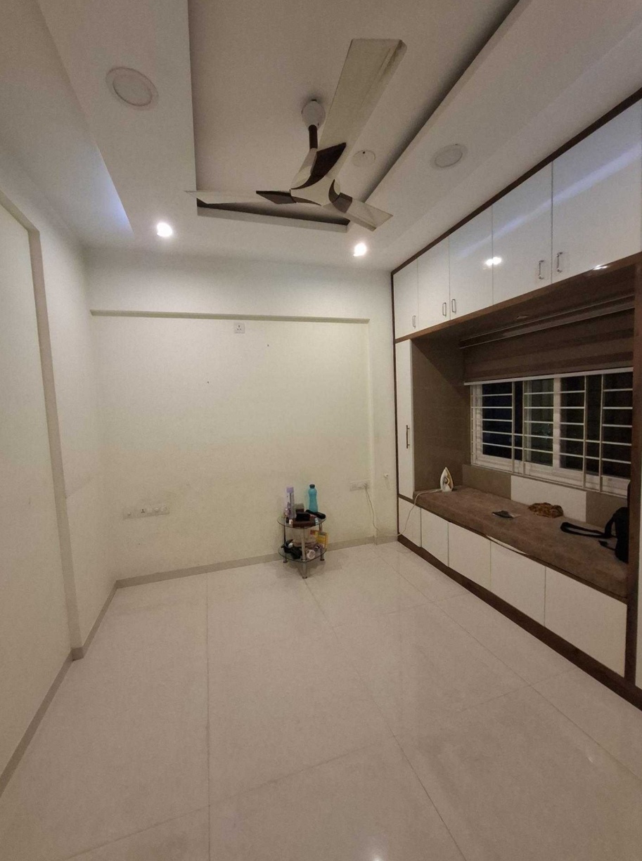 3 BHK + Study Room Apartment For Rent in DSR Waterscape