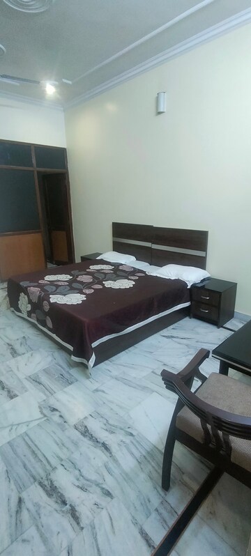 Bedroom in 4 BHK Villa at Gomti Nagar – for Rent