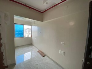 Room in 2 BHK Apartment at Platinum Tower 7, Andheri West – for Sale