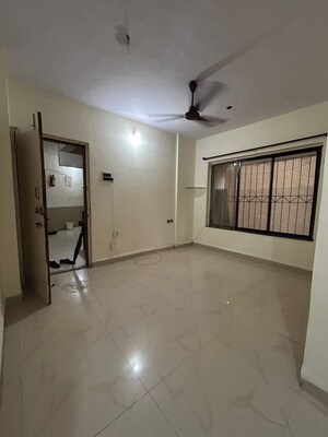 Room in 1 BHK Apartment at Indravati Apartment, Dahisar East – for Sale