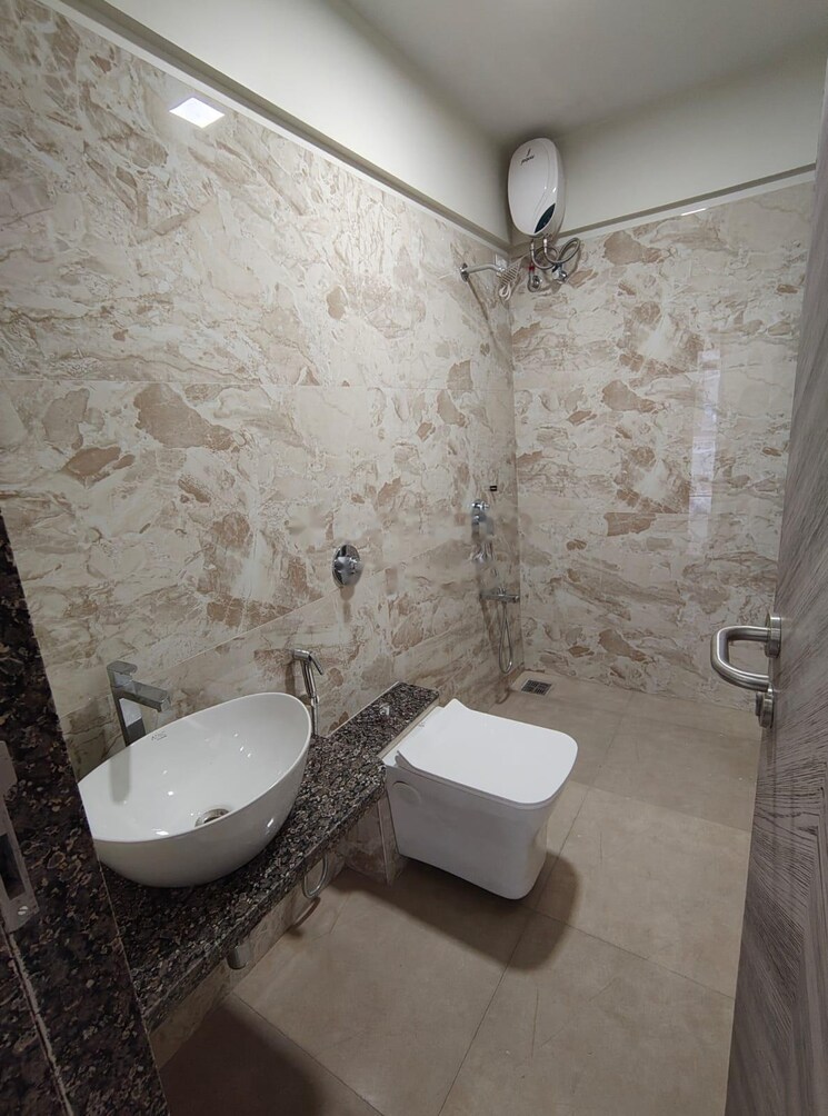Bathroom, chembur 2 Bedroom 800 Sq.Ft. Apartment In Chembur Mumbai 8992494
