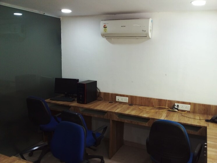 Team Area, vashi-railway-station-commercial-complex Commercial Office Space 650 Sq.Ft. In Vashi Sector 30a Navi Mumbai 8992520