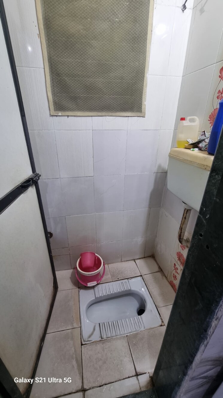 Bathroom, sector 3 kopar khairane 1 RK 250 Sq.Ft. Apartment In Sector 3 Kopar Khairane Navi Mumbai 8992575