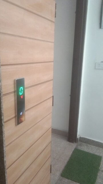  6+ BHK Apartment at Defence Officers Apartment, Sector 4 Dwarka – for Rent