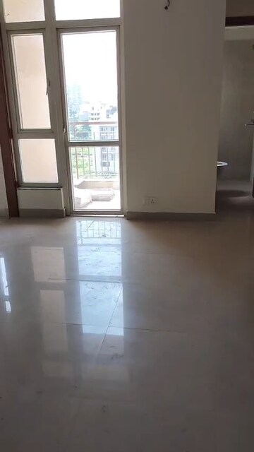 Room in 3 BHK Apartment at BPTP Park Elite Premium, Sector 84 – for Rent