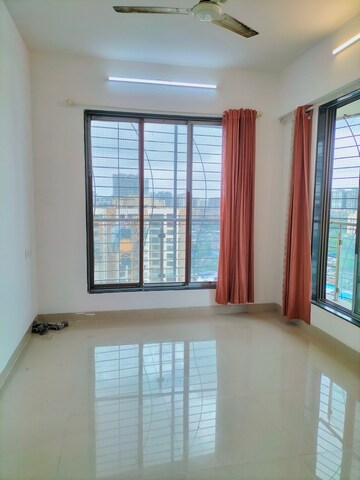 Room in 1 BHK Apartment at Abhishek Apartments Malad, Malad East – for Rent
