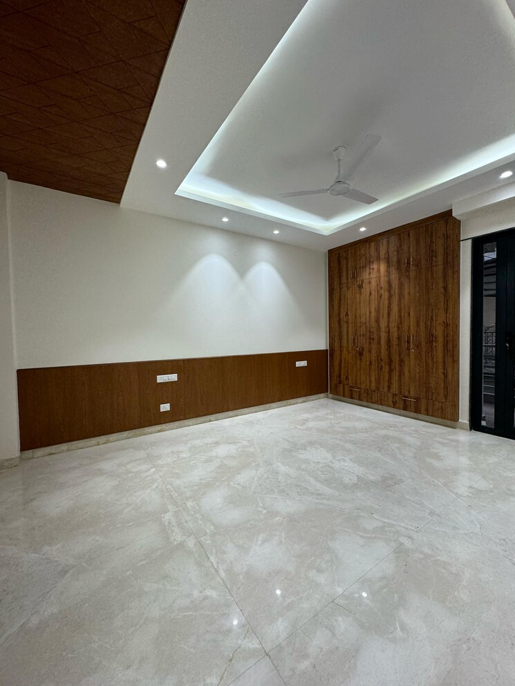 Room, dlf phase i 4 Bedroom 316 Sq.Yd. Builder Floor In Dlf Phase I Gurgaon 8992607
