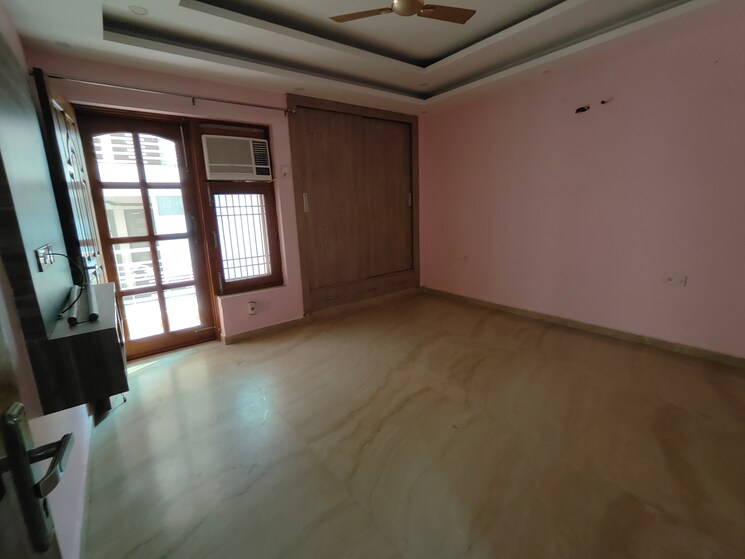Room, housing-board-colony-sector-51 3 Bedroom 1800 Sq.Ft. Builder Floor In Sector 51 Gurgaon 8992636