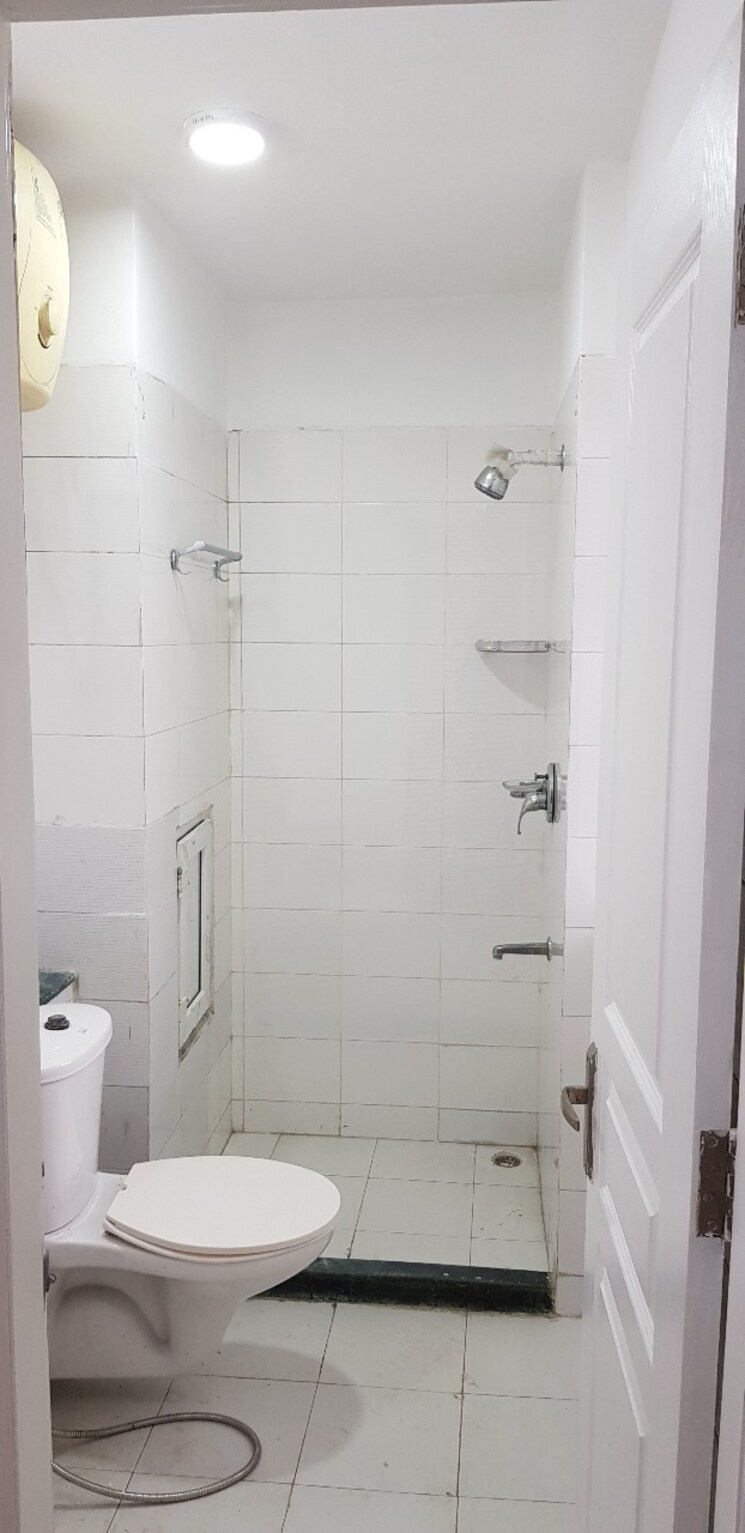 Bathroom, bptp-the-resort 3 Bedroom 929 Sq.Ft. Apartment In Sector 75 Faridabad 8992696