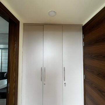 Room in 4 BHK Apartment at M3M Golf Estate Fairway East, Sector 65 – for Rent