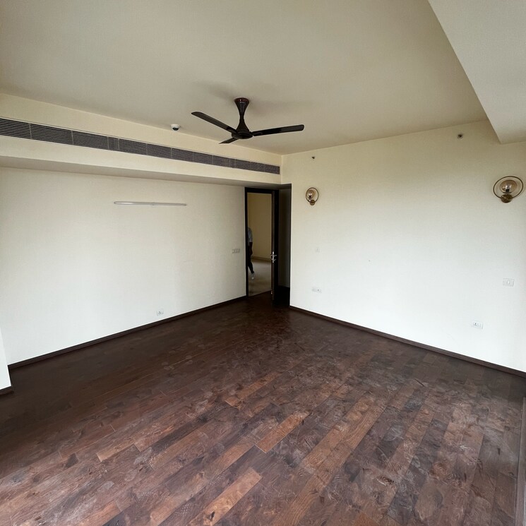 Room, m3m-golf-estate-fairway-east 4 Bedroom 4010 Sq.Ft. Apartment In Sector 65 Gurgaon 8992680