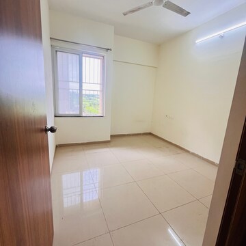 Room in 2 BHK Apartment at Kolte Patil Life Republic, Marunji – for Rent