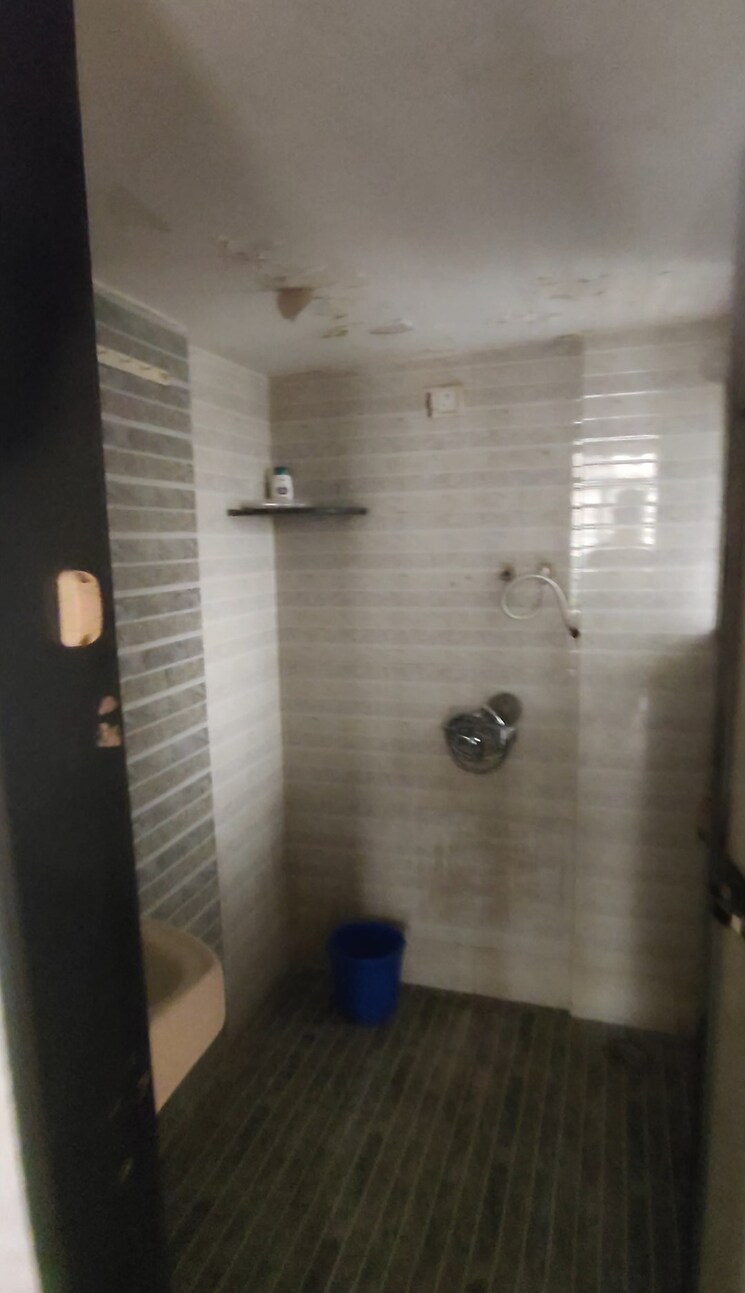 Bathroom, abhay-sheetal-complex 1 Bedroom 625 Sq.Ft. Apartment In Mira Road Thane 8984776
