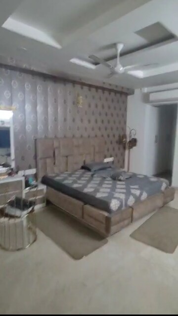 Living Room in 5 BHK Builder Floor at Sector 10 – for Sale