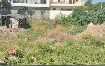 Plot For Sale in Sector 16