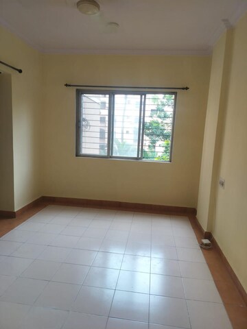 Room in 3 BHK Apartment at Sanghvi Hills, Ghodbunder Road – for Rent