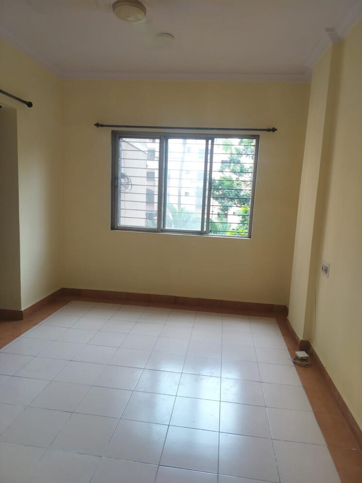 Room, sanghvi-hills 3 Bedroom 800 Sq.Ft. Apartment In Ghodbunder Road Thane 8992749