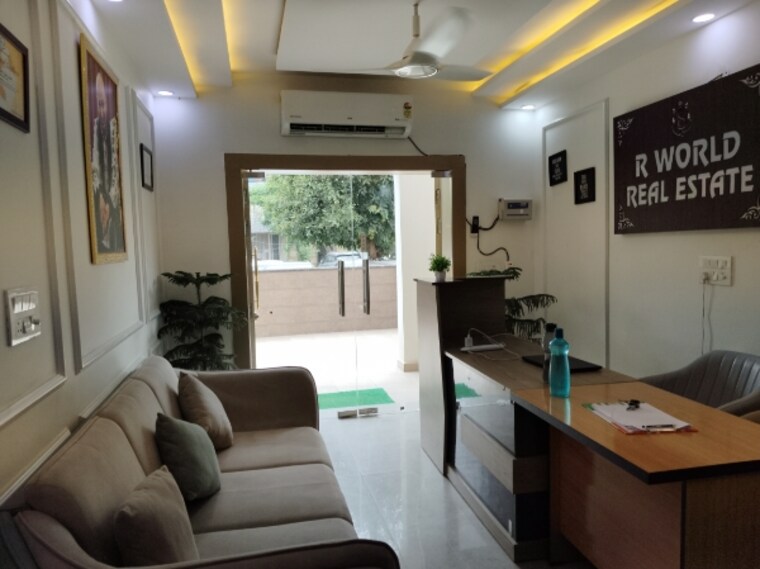 Team Area, bptp-park-81 3 Bedroom 2430 Sq.Ft. Apartment In Sector 81 Faridabad 8992796
