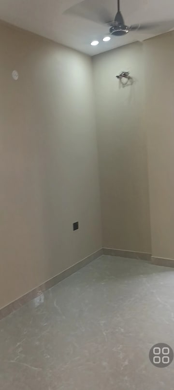 Bedroom in 3 BHK Apartment at Vaishali Sector 5 – for Sale