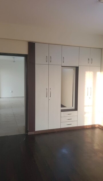 Building Lobby in 3 BHK Apartment at BPTP Discovery Park, Sector 80 – for Rent