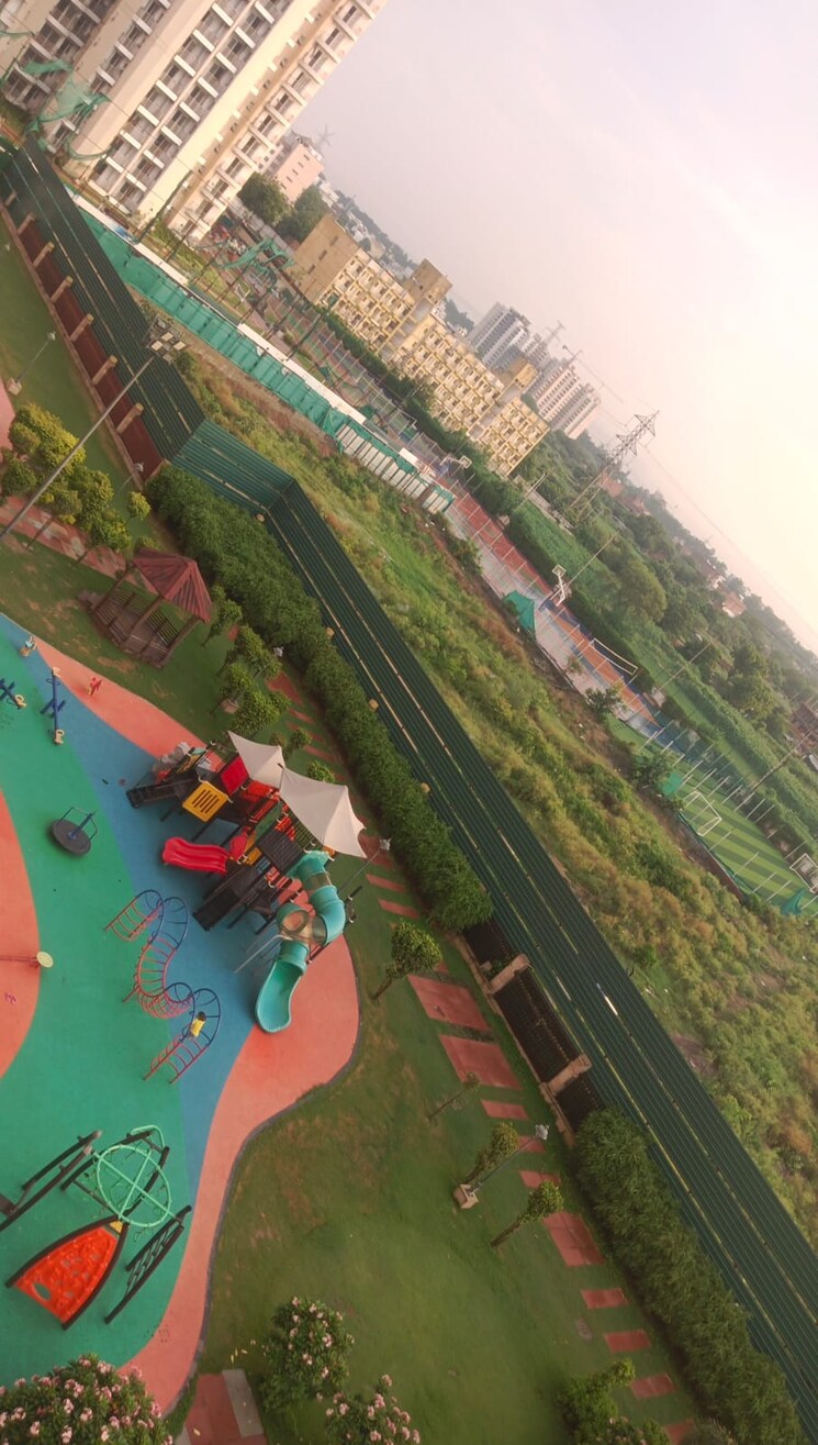 Garden, bptp-discovery-park 3 Bedroom 956 Sq.Ft. Apartment In Sector 80 Faridabad 8992789
