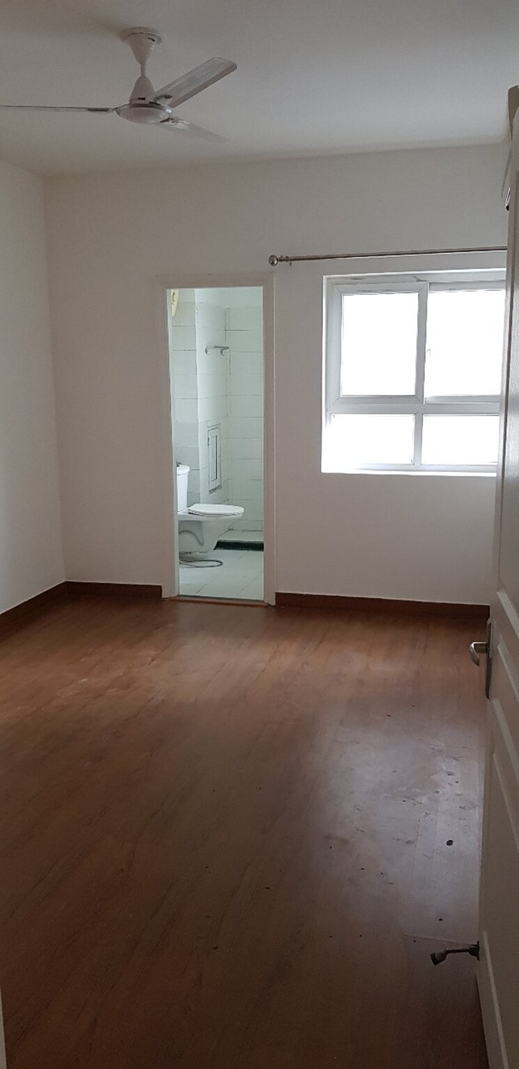 Room, bptp-discovery-park 3 Bedroom 956 Sq.Ft. Apartment In Sector 80 Faridabad 8992789