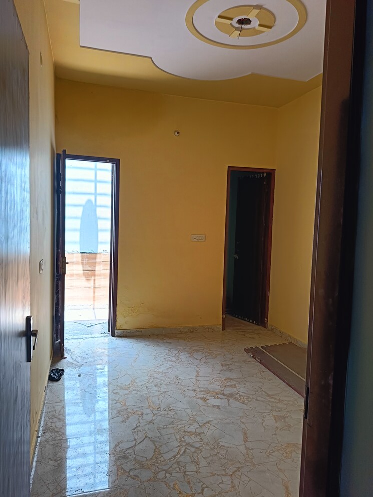 Room, partapur 3 Bedroom 117 Sq.Yd. Independent House In Partapur Meerut 8992806