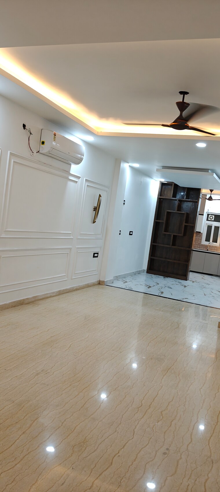Room, sector 8 3 Bedroom 250 Sq.Yd. Builder Floor In Sector 8 Faridabad 8992819