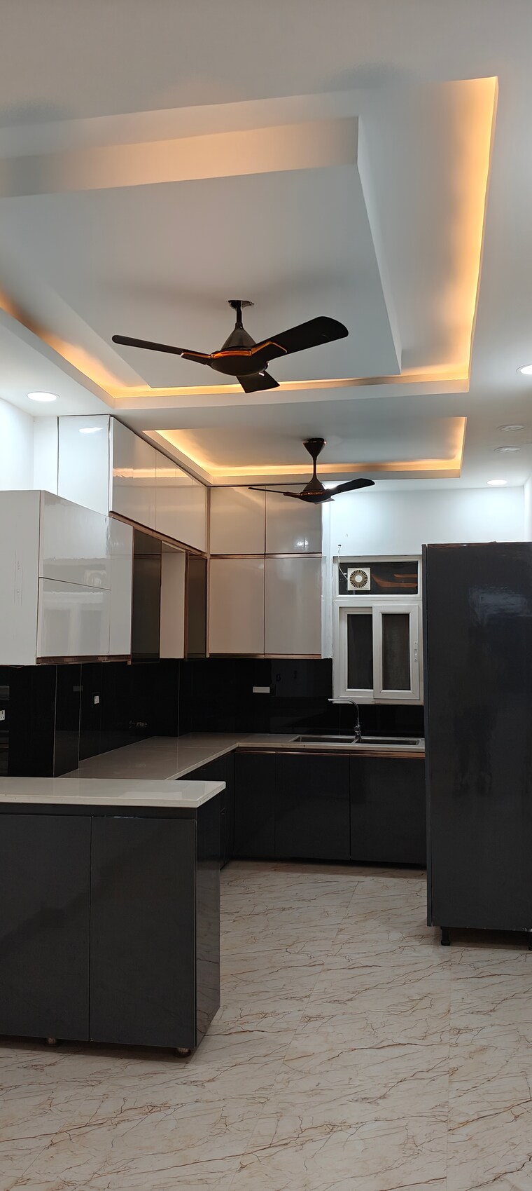 Kitchen, sector 8 3 Bedroom 250 Sq.Yd. Builder Floor In Sector 8 Faridabad 8992819