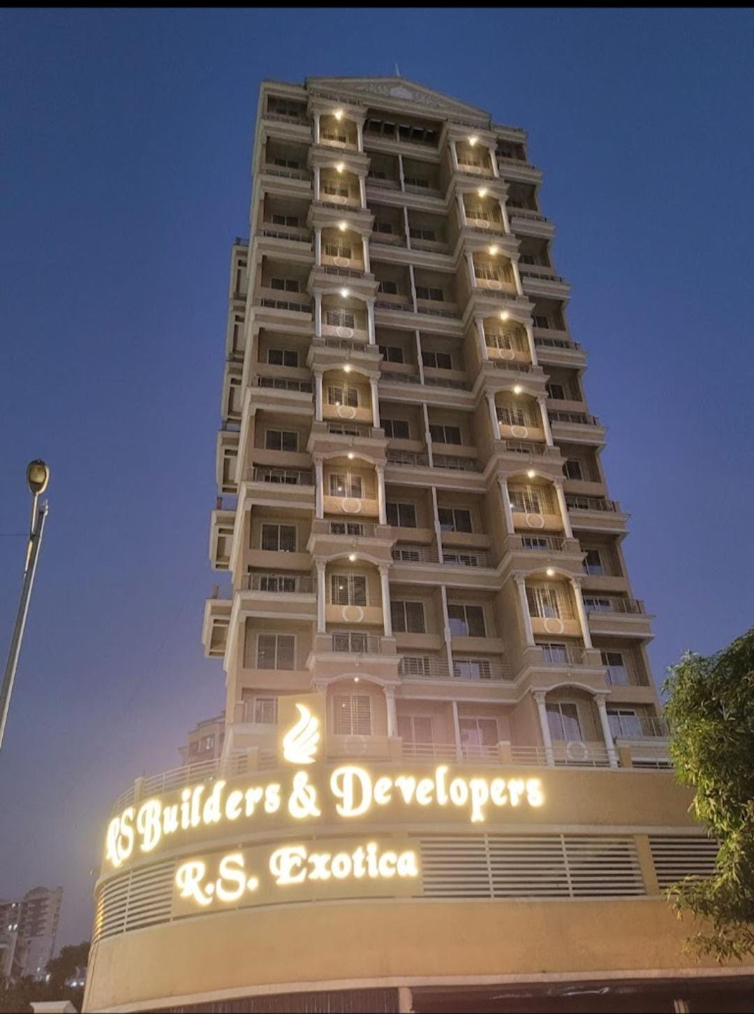 2 BHK + Extra Room Apartment For Rent in RS Exotica