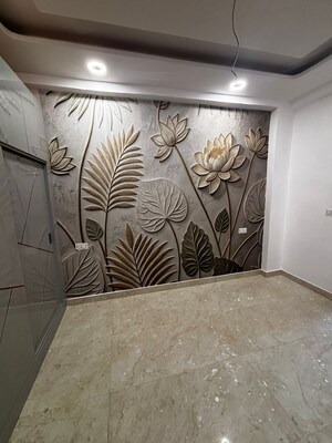 Room in 4 BHK Builder Floor at Sector 9 – for Sale