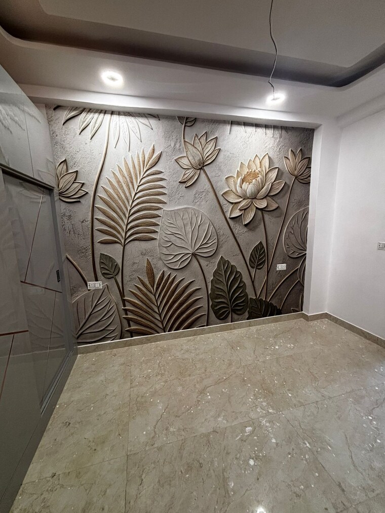 Room, sector 9 4 Bedroom 250 Sq.Yd. Builder Floor In Sector 9 Faridabad 8992910