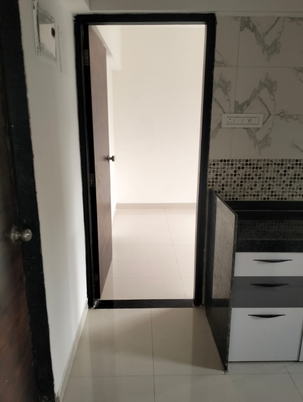 2 BHK + Extra Room Apartment For Rent in Sethia Imperial Avenue