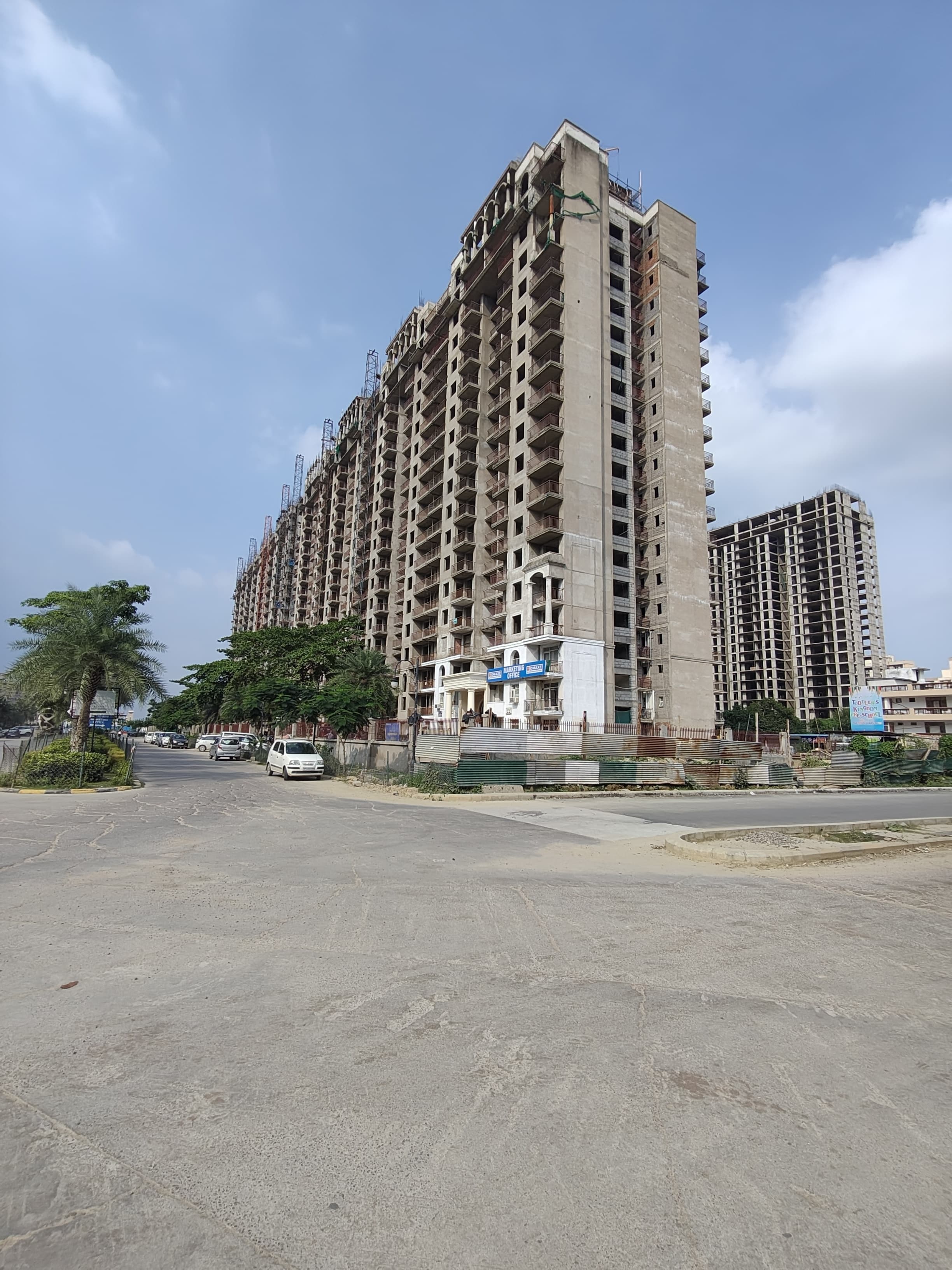 3 BHK 1450 Sq.Ft. Apartment in Grand Omaxe