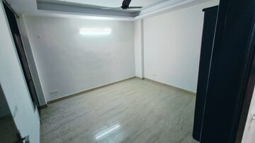 Room in 3 BHK Builder Floor at Saket – for Rent