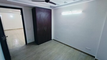 Room in 3 BHK Builder Floor at Saket – for Rent